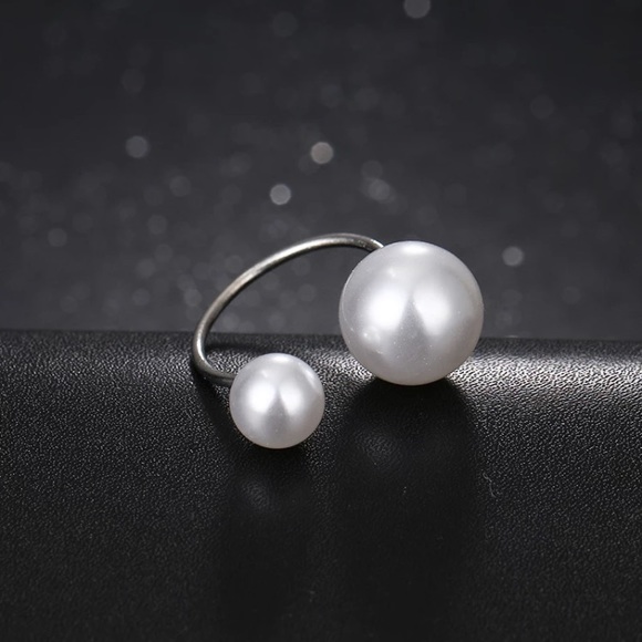 Fashion Faux Perl Ring - Picture 3 of 6